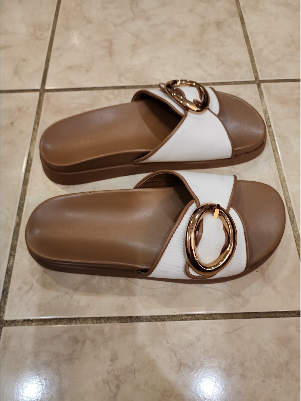 Steve Madden Women's Slip-On Sandals Gold Buckle Size 8 - Picture 7 of 11